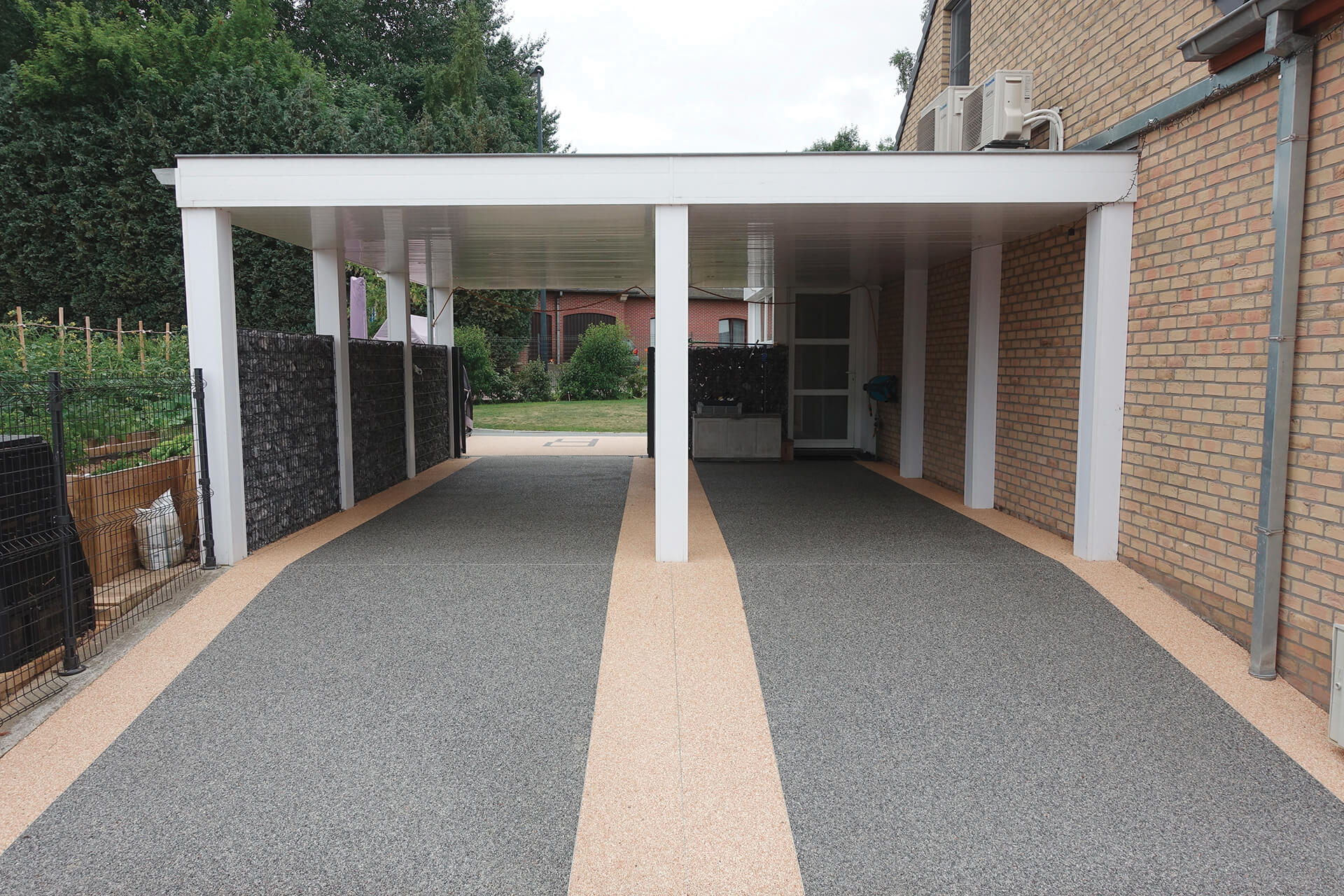 allée de garage en résine — réalisation Inspiration Résine