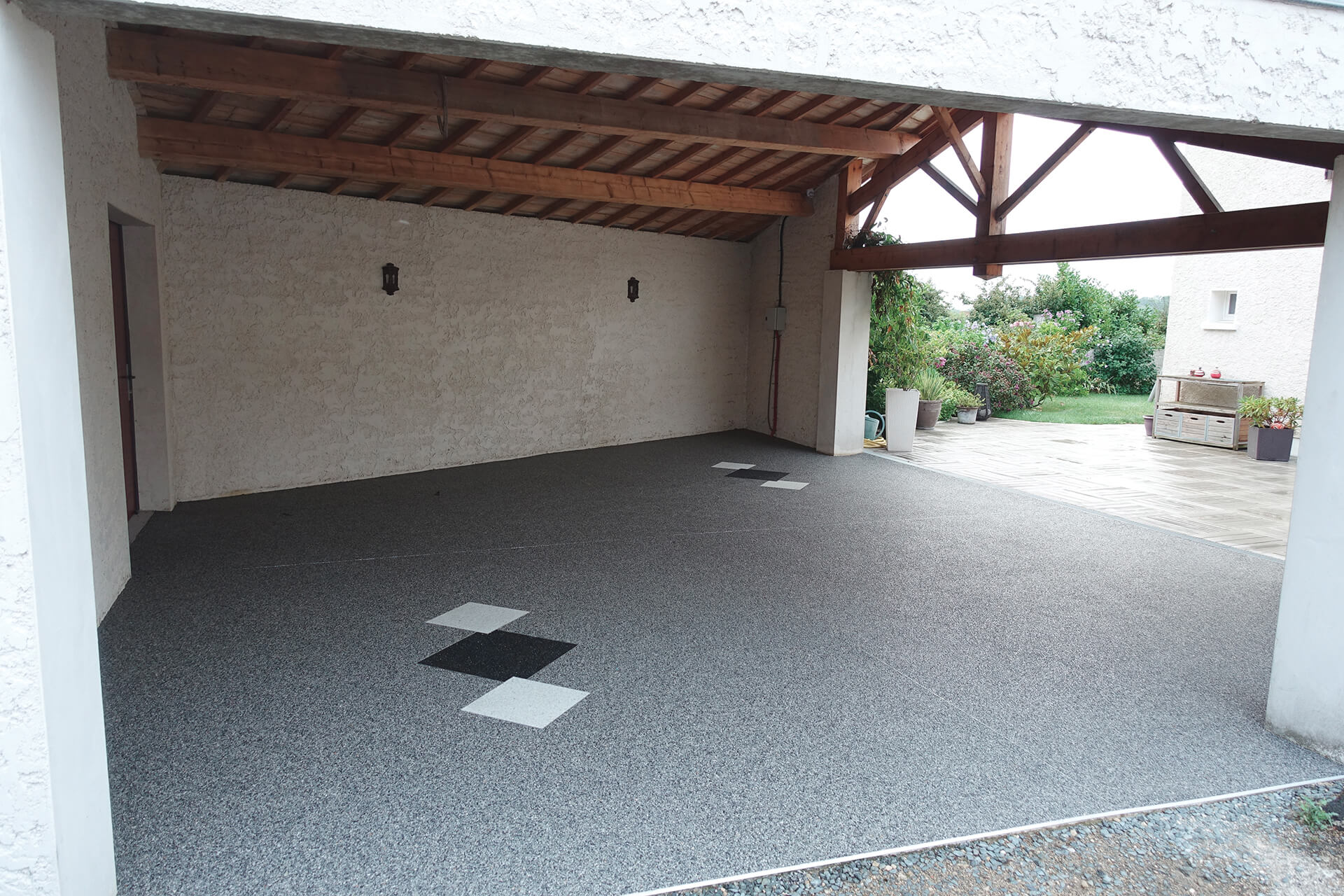 allée de garage en résine — réalisation Inspiration Résine