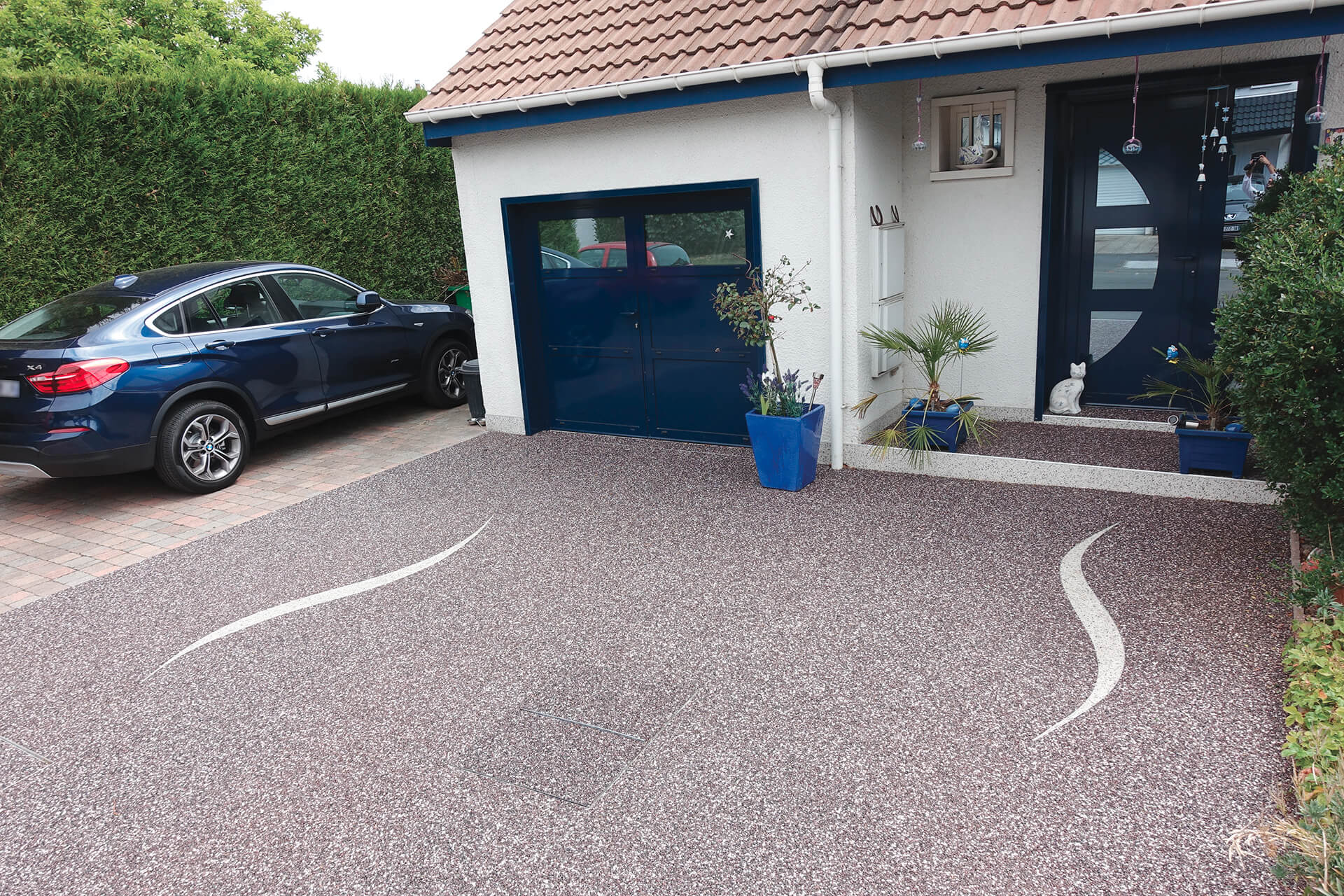 allée de garage en résine — réalisation Inspiration Résine