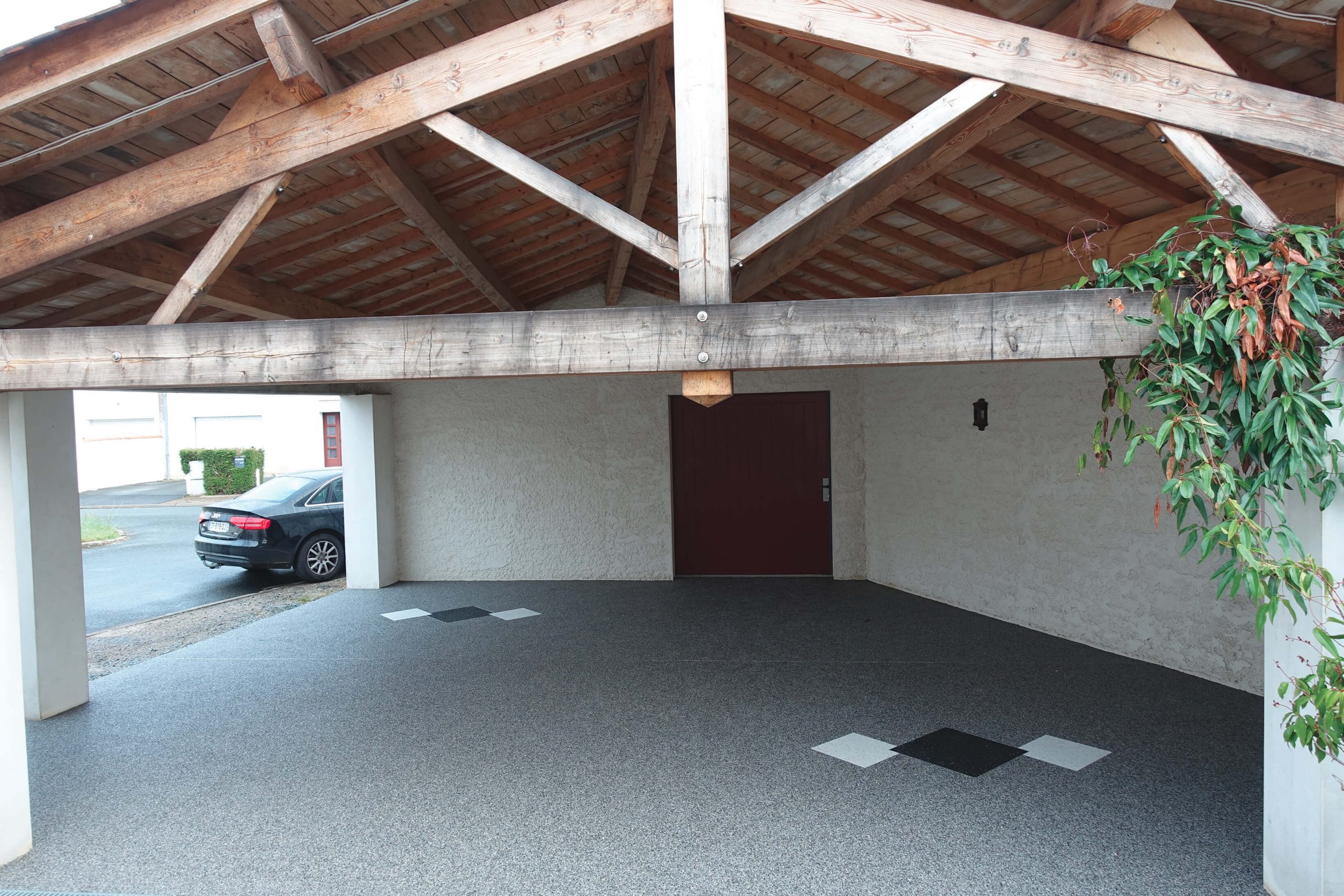 allée de garage en résine — réalisation Inspiration Résine