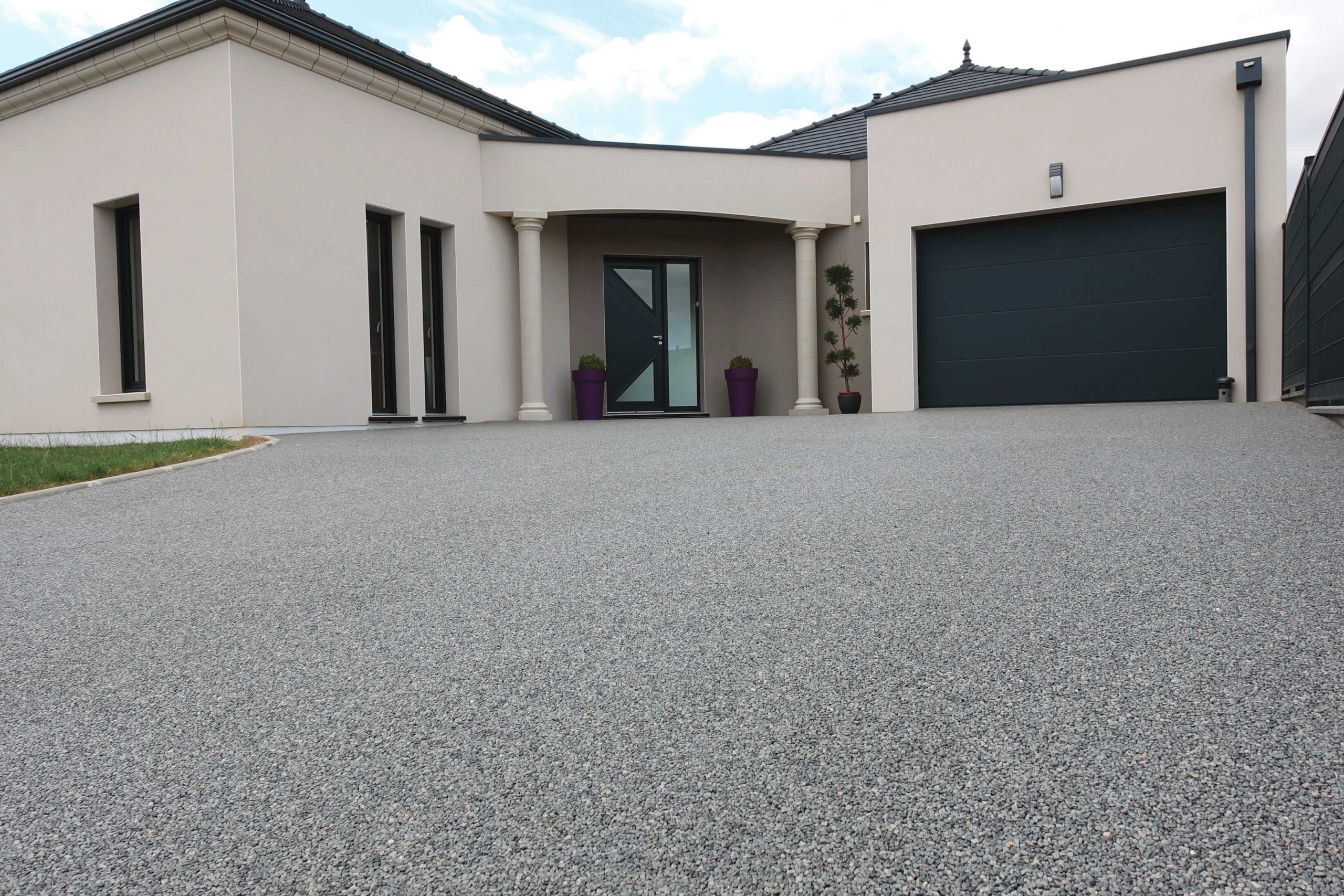 allée de garage en résine — réalisation Inspiration Résine