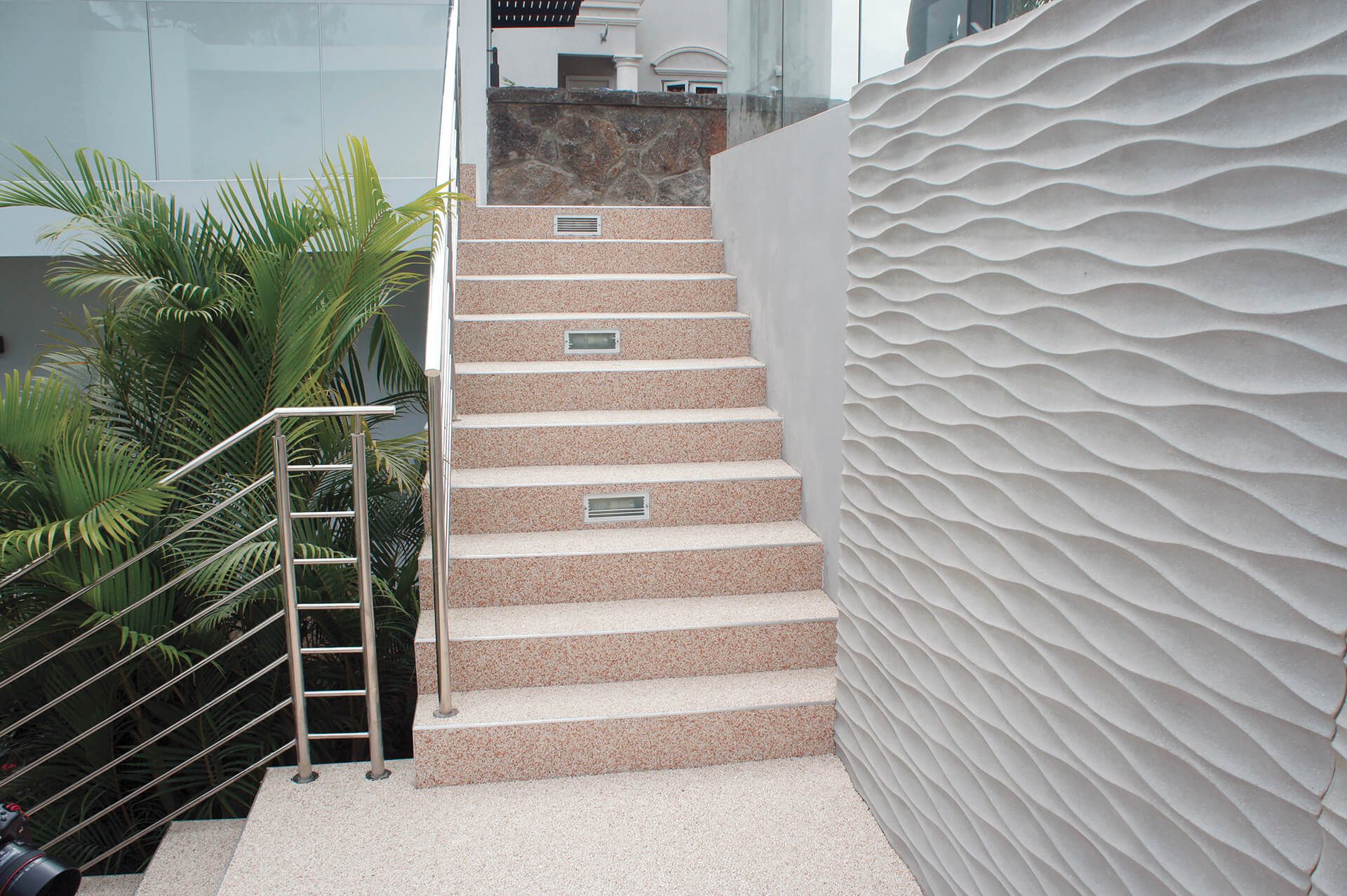 résine pour escaliers — réalisation Inspiration Résine