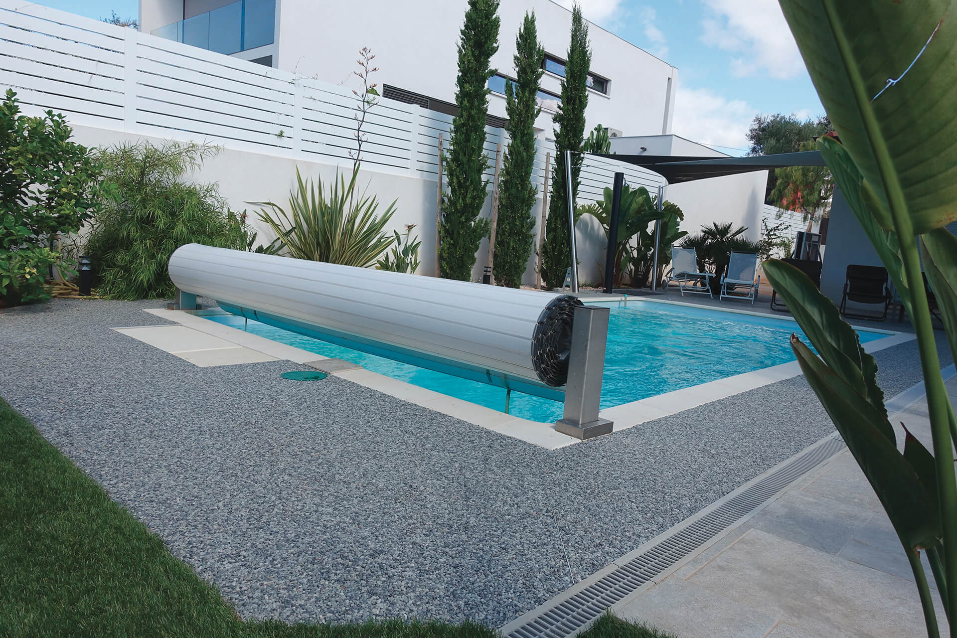 plage de piscine en résine — réalisation Inspiration Résine