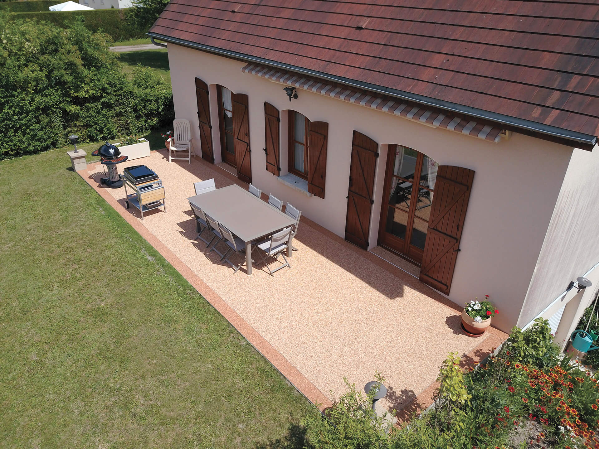 Réalisation terrasse en résine - agrégats de marbre naturels n°2-1