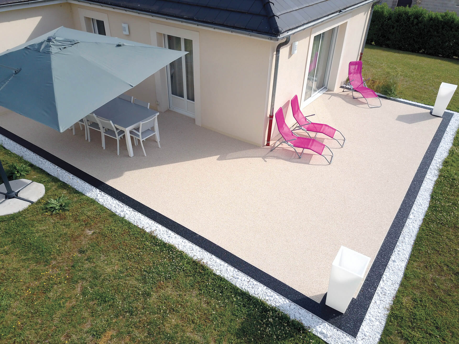 Réalisation terrasse en résine - agrégats de marbre naturels n°4-1