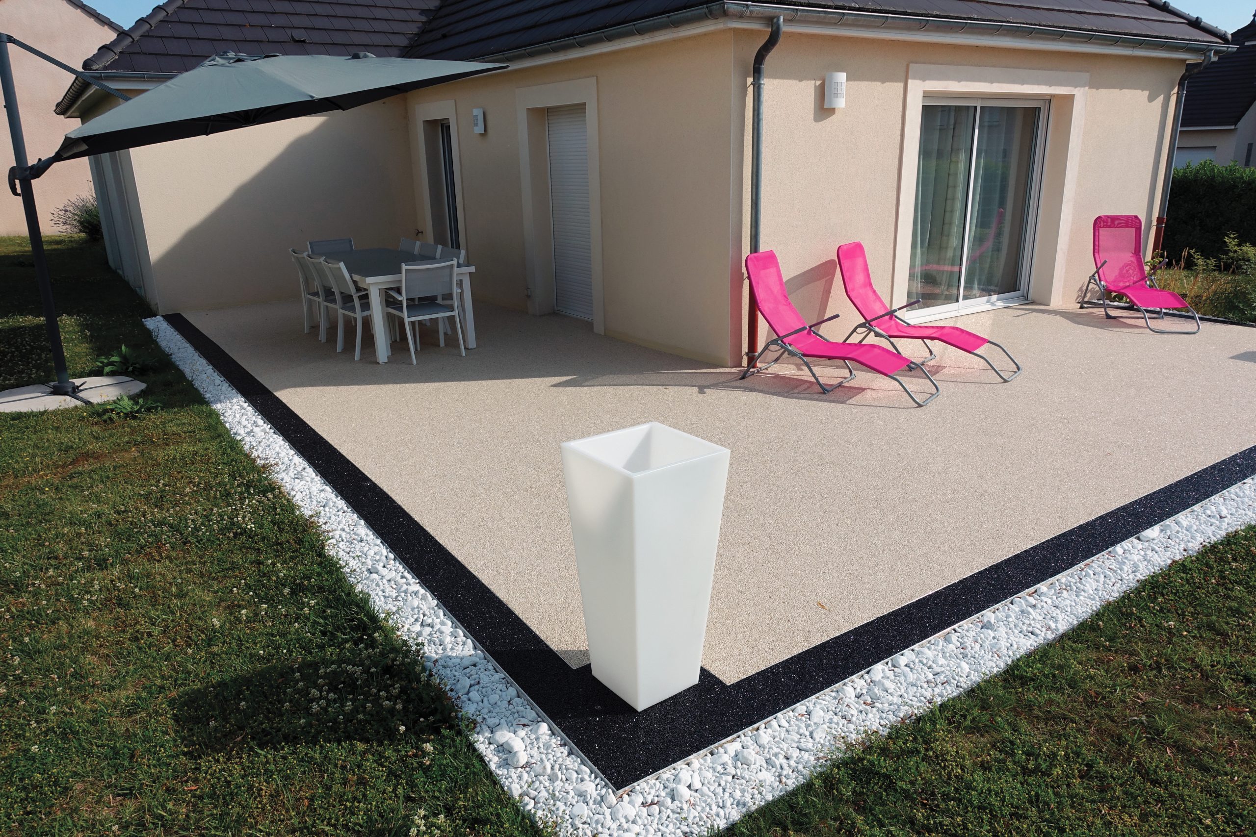 Réalisation terrasse en résine - agrégats de marbre naturels n°8-1