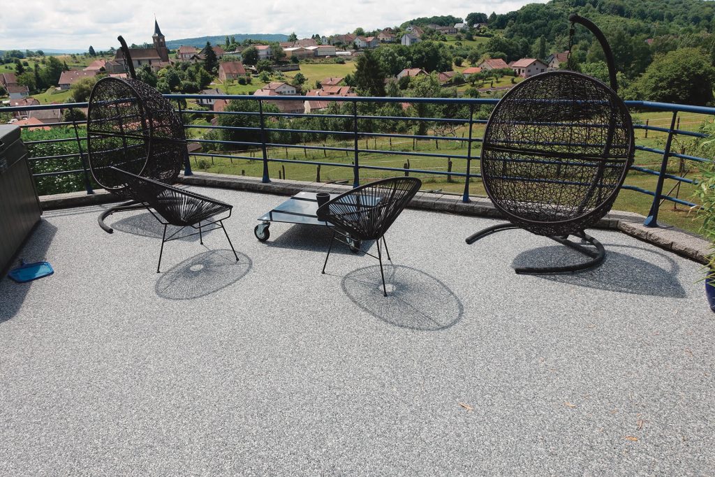 terrasse en résine — réalisation Inspiration Résine