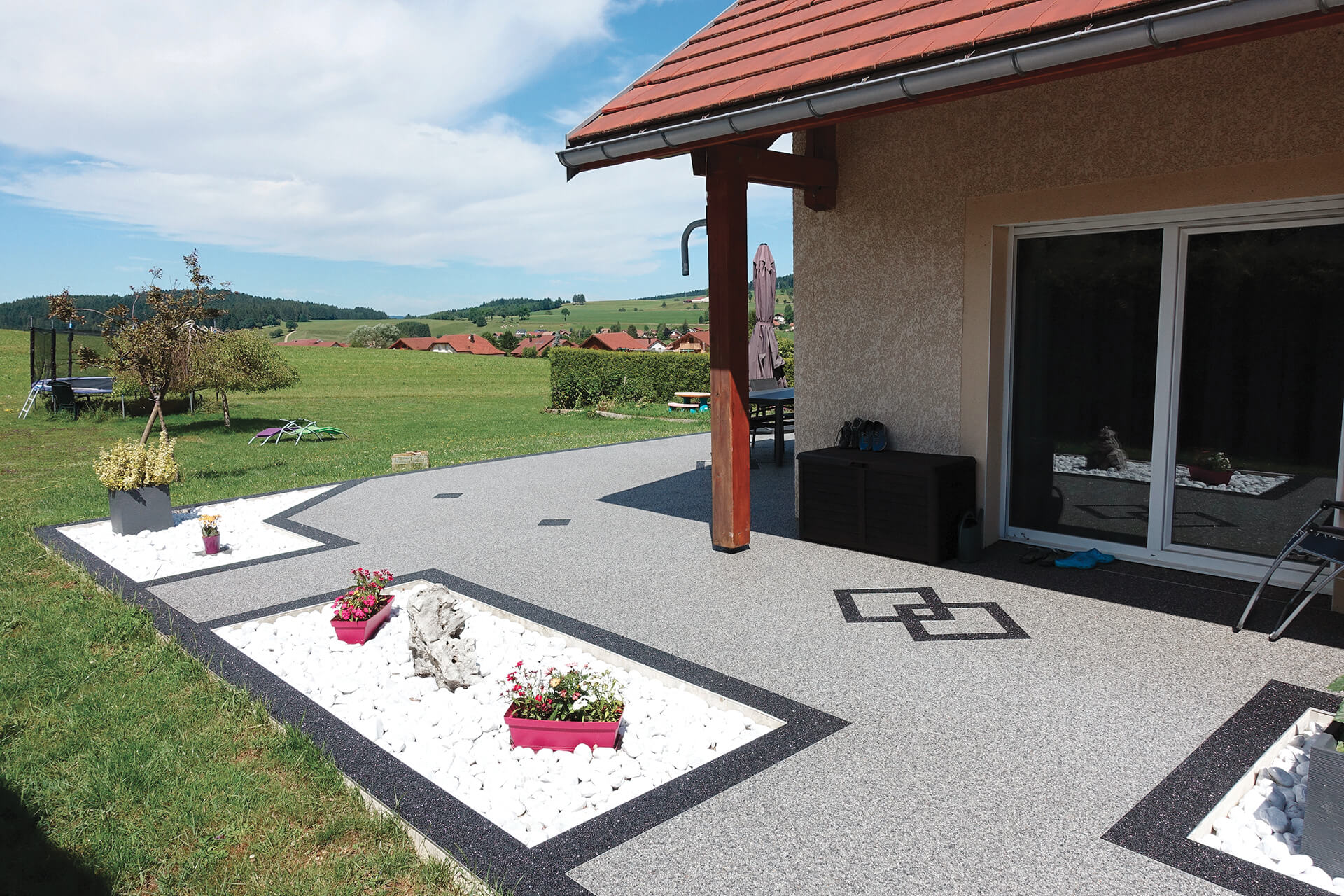 Réalisation terrasse en résine - agrégats de marbre naturels n°12-1