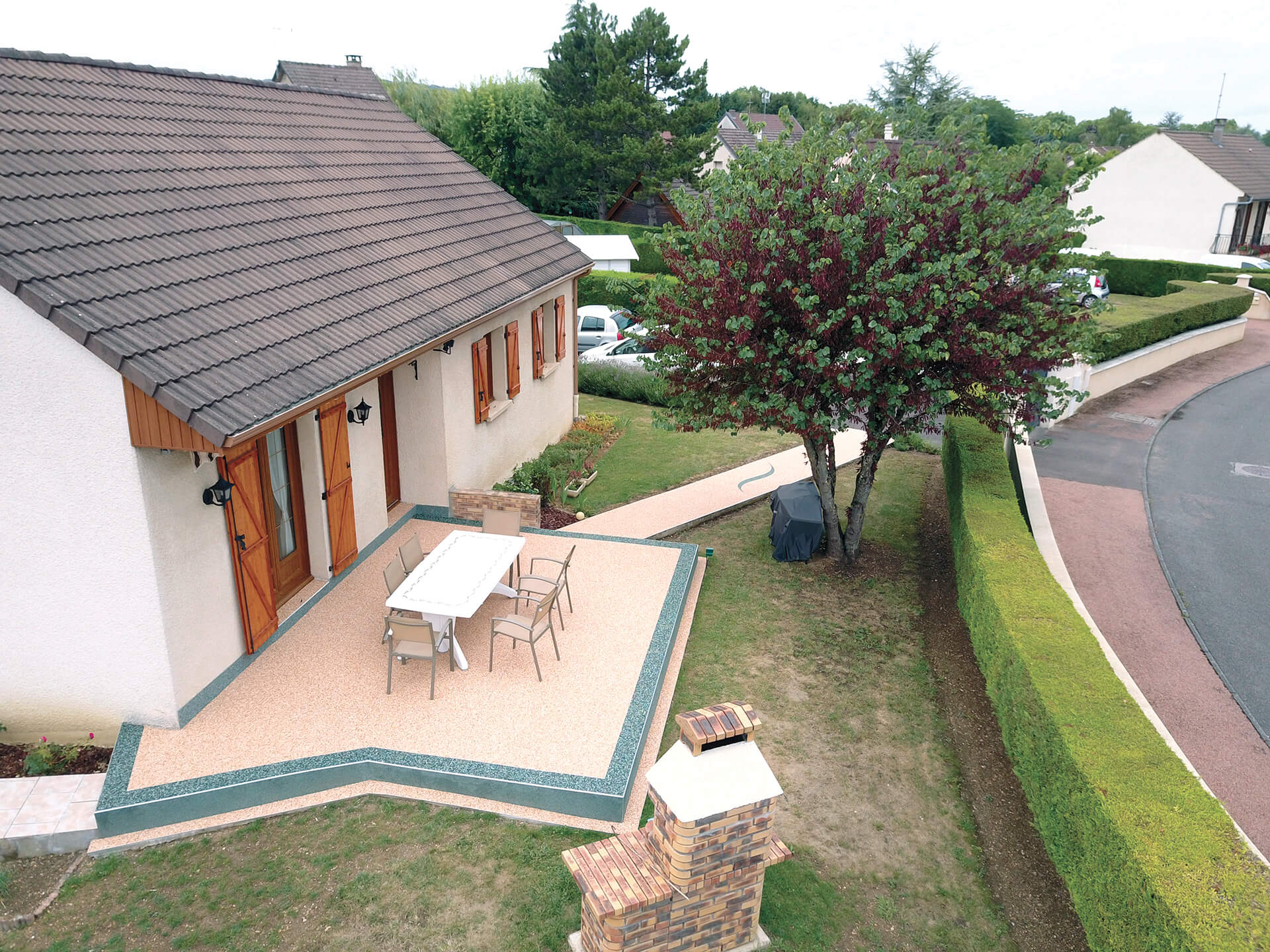 Réalisation terrasse en résine - agrégats de marbre naturels n°17-1