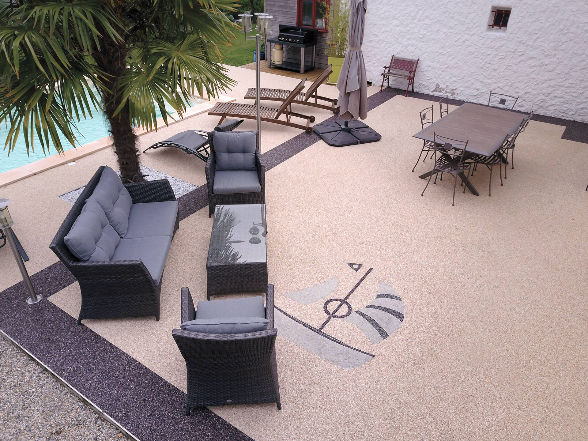 Réalisation terrasse en résine - agrégats de marbre naturels n°18-1