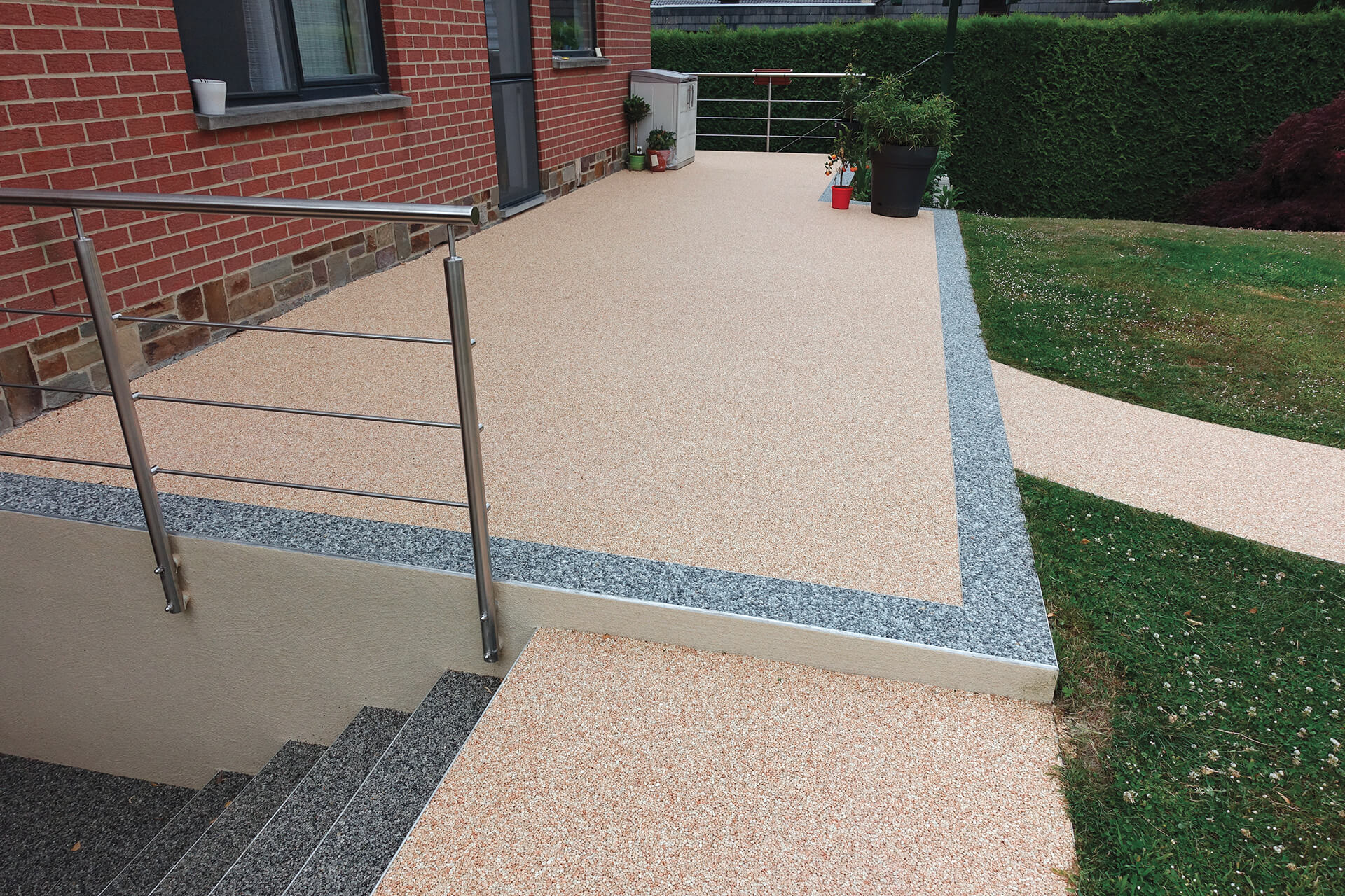 Réalisation terrasse en résine - agrégats de marbre naturels n°19-1