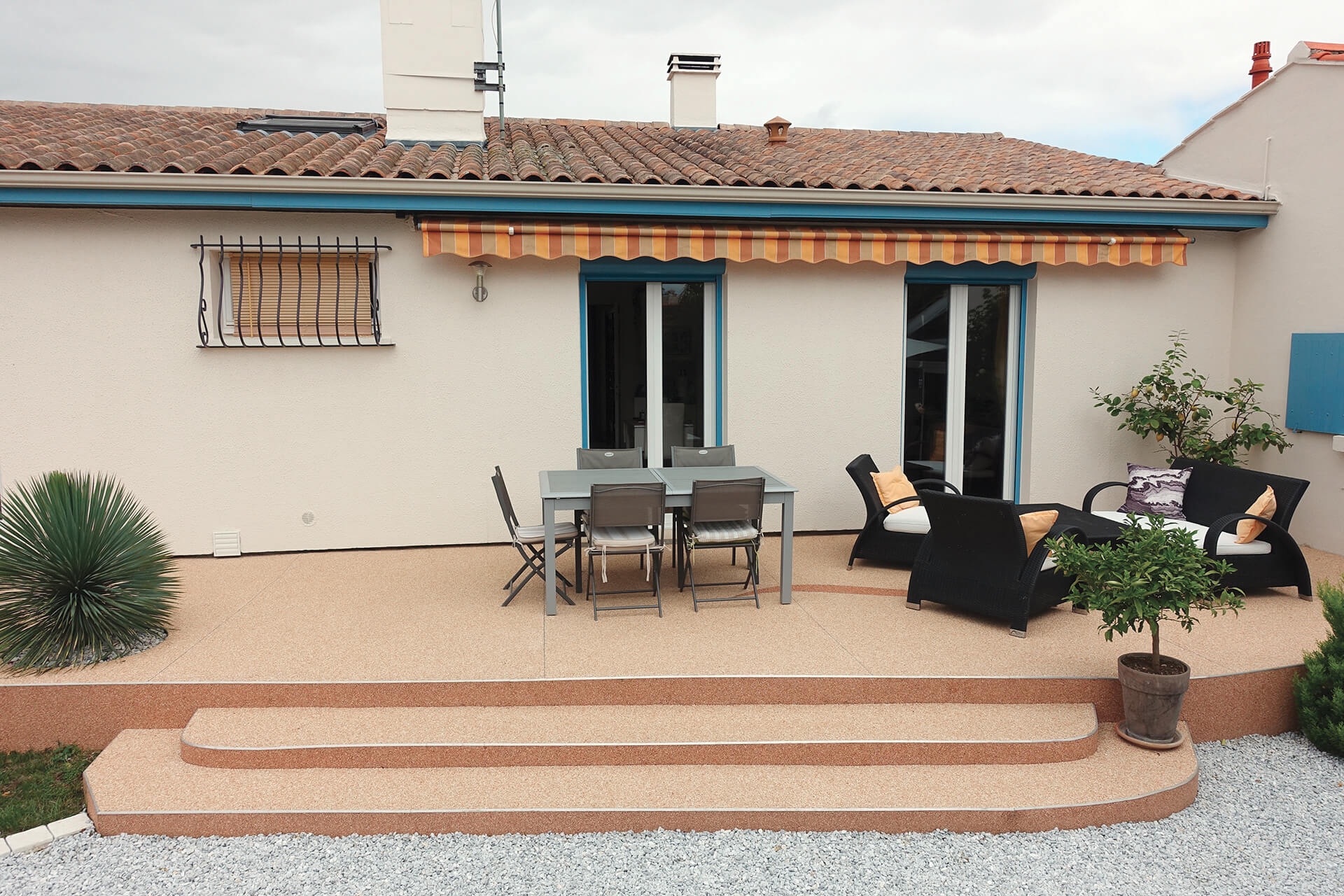 Réalisation terrasse en résine - agrégats de marbre naturels n°24-1
