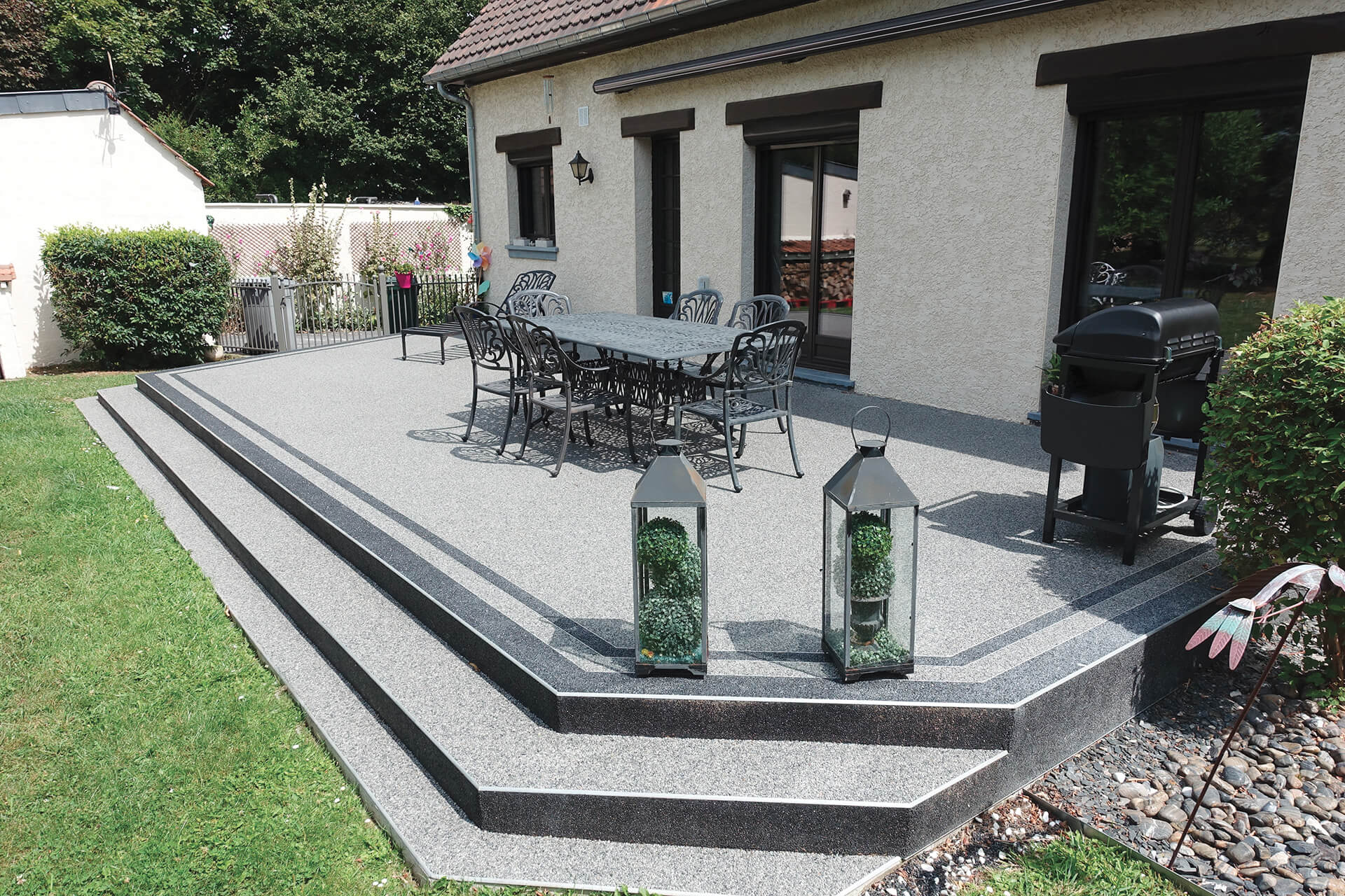 Réalisation terrasse en résine - agrégats de marbre naturels n°26-1