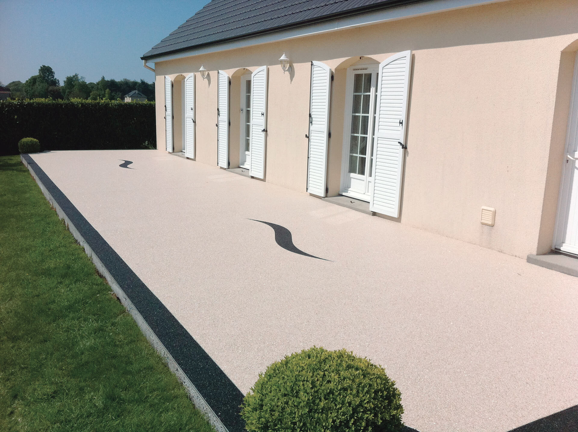 Réalisation terrasse en résine - agrégats de marbre naturels n°31-1