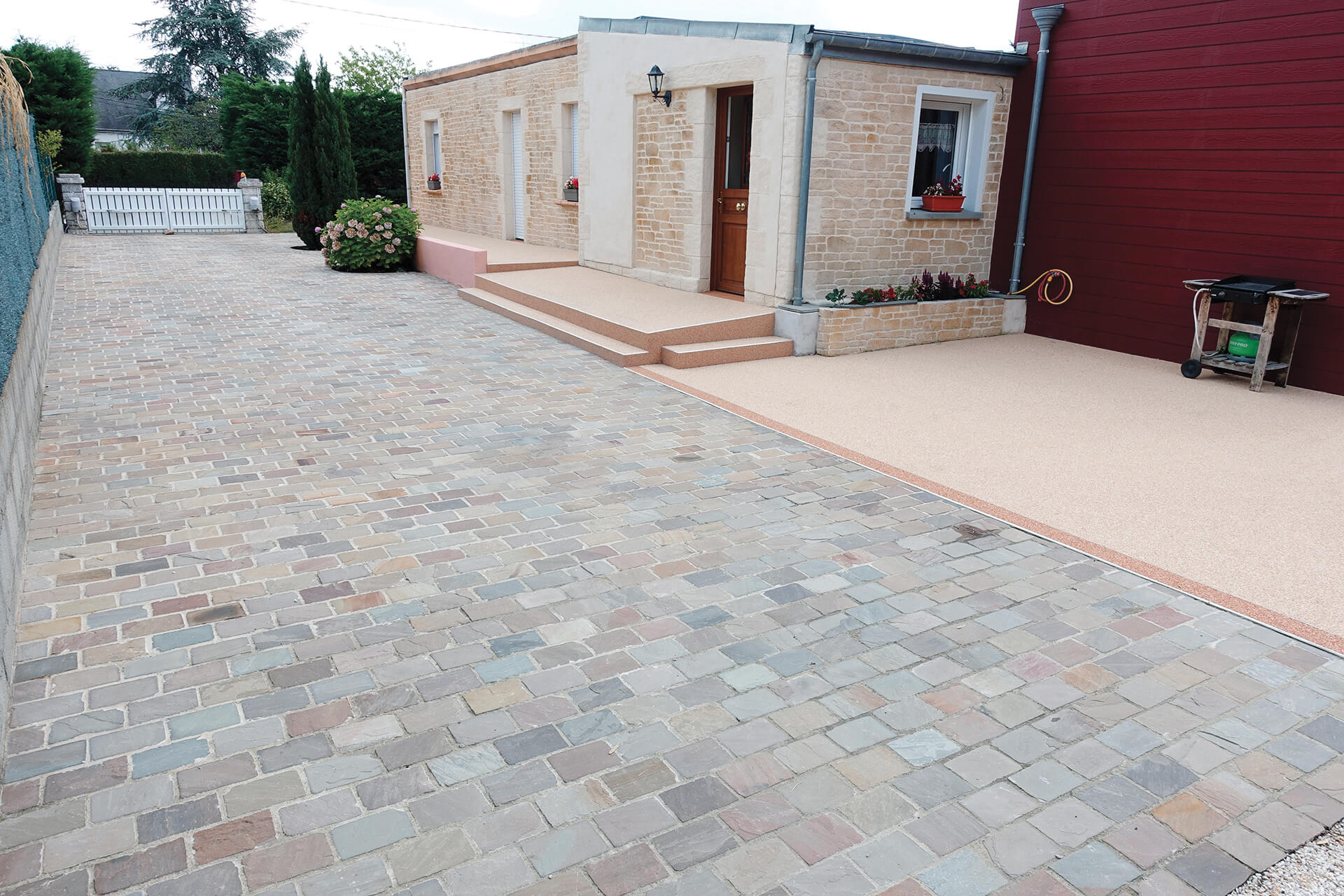 Réalisation terrasse en résine - agrégats de marbre naturels n°36-1