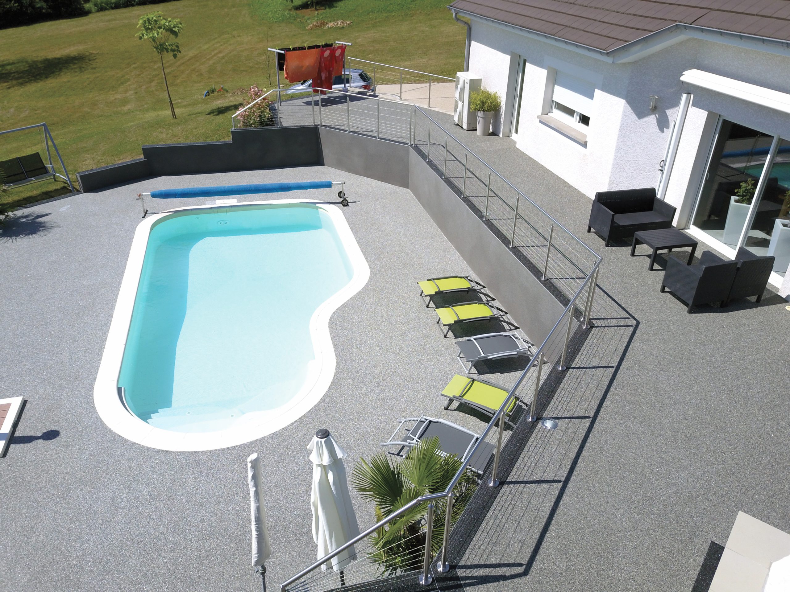 Réalisation terrasse en résine - agrégats de marbre naturels n°42-1