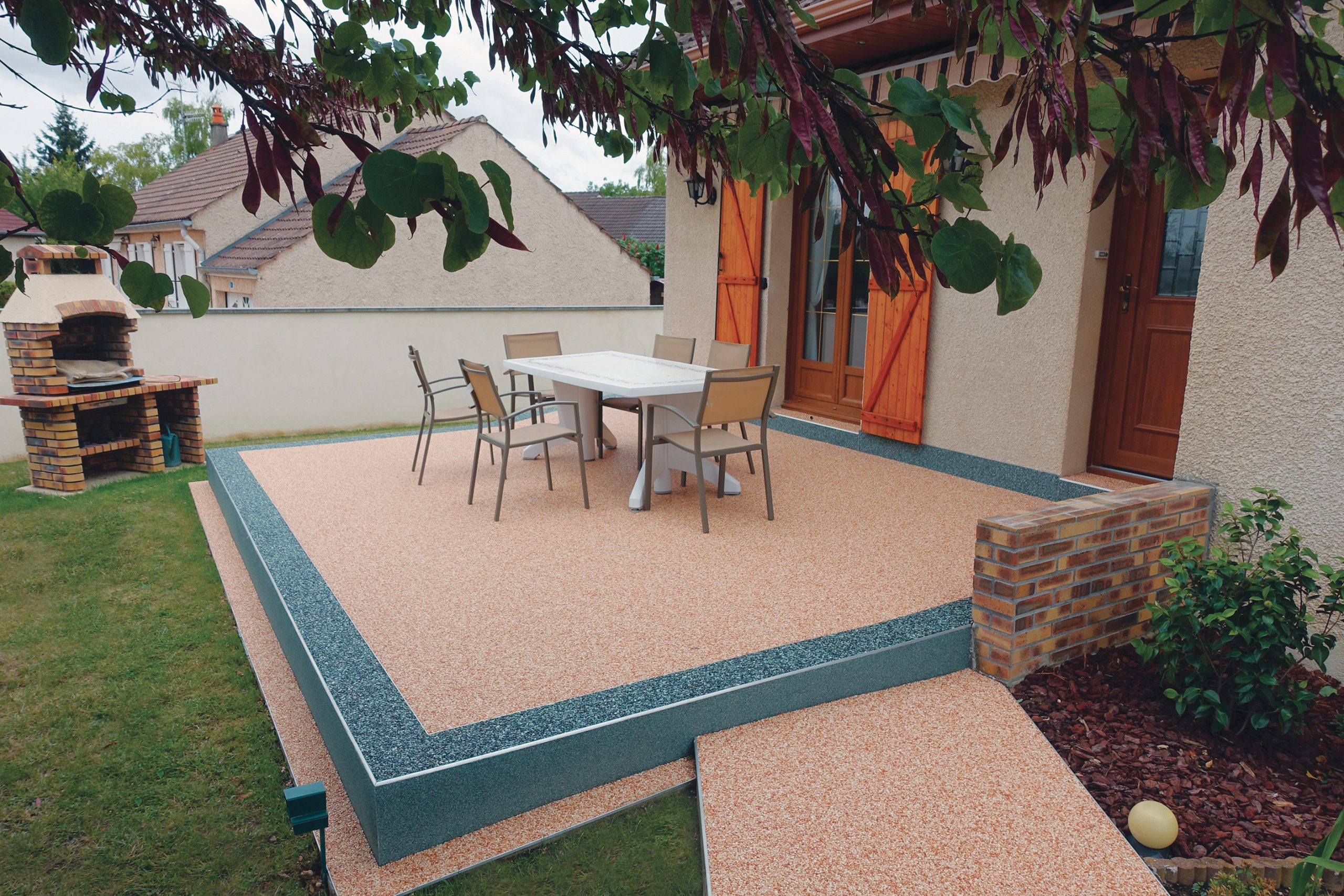 Réalisation terrasse en résine - agrégats de marbre naturels n°43-1