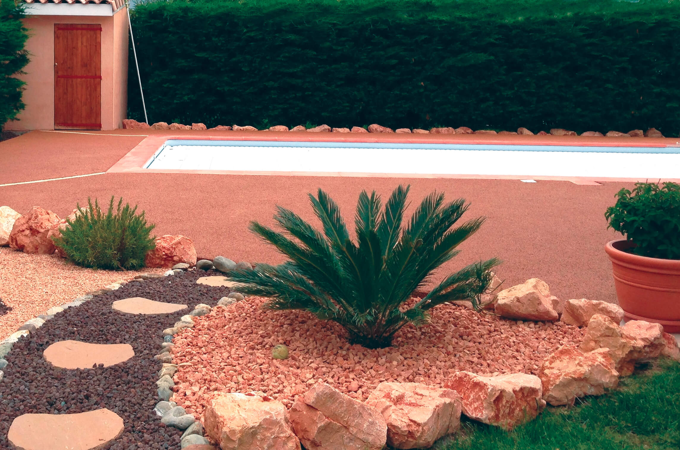 plage piscine béton drainant — réalisation Inspiration Résine
