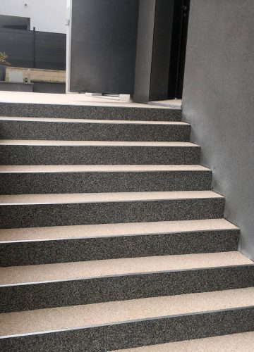résine pour escaliers — réalisation Inspiration Résine
